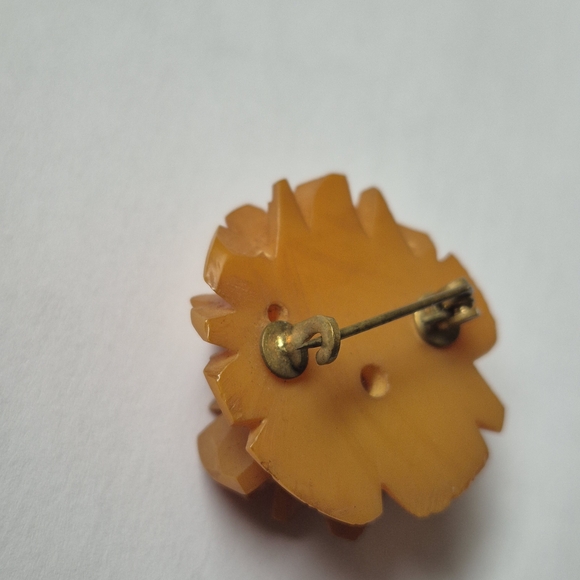 Vintage Butterscotch Celluloid Rosebud Brooch Pin - Picture 4 of 5